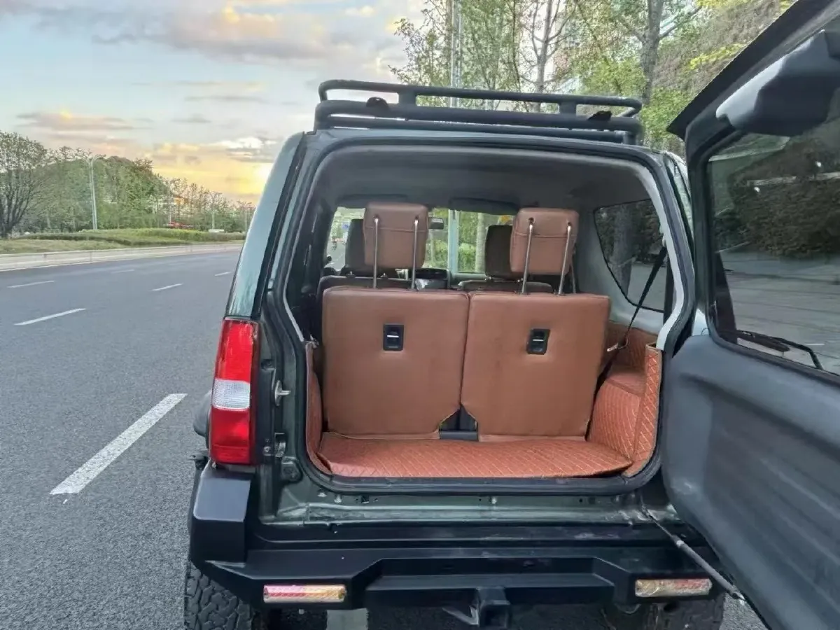 2015 Suzuki Jimny 1.3L 85HP L4 4AT,autocango,china used car exporter,china ev exporter,chinese used car exporter,chinese used ev exporter