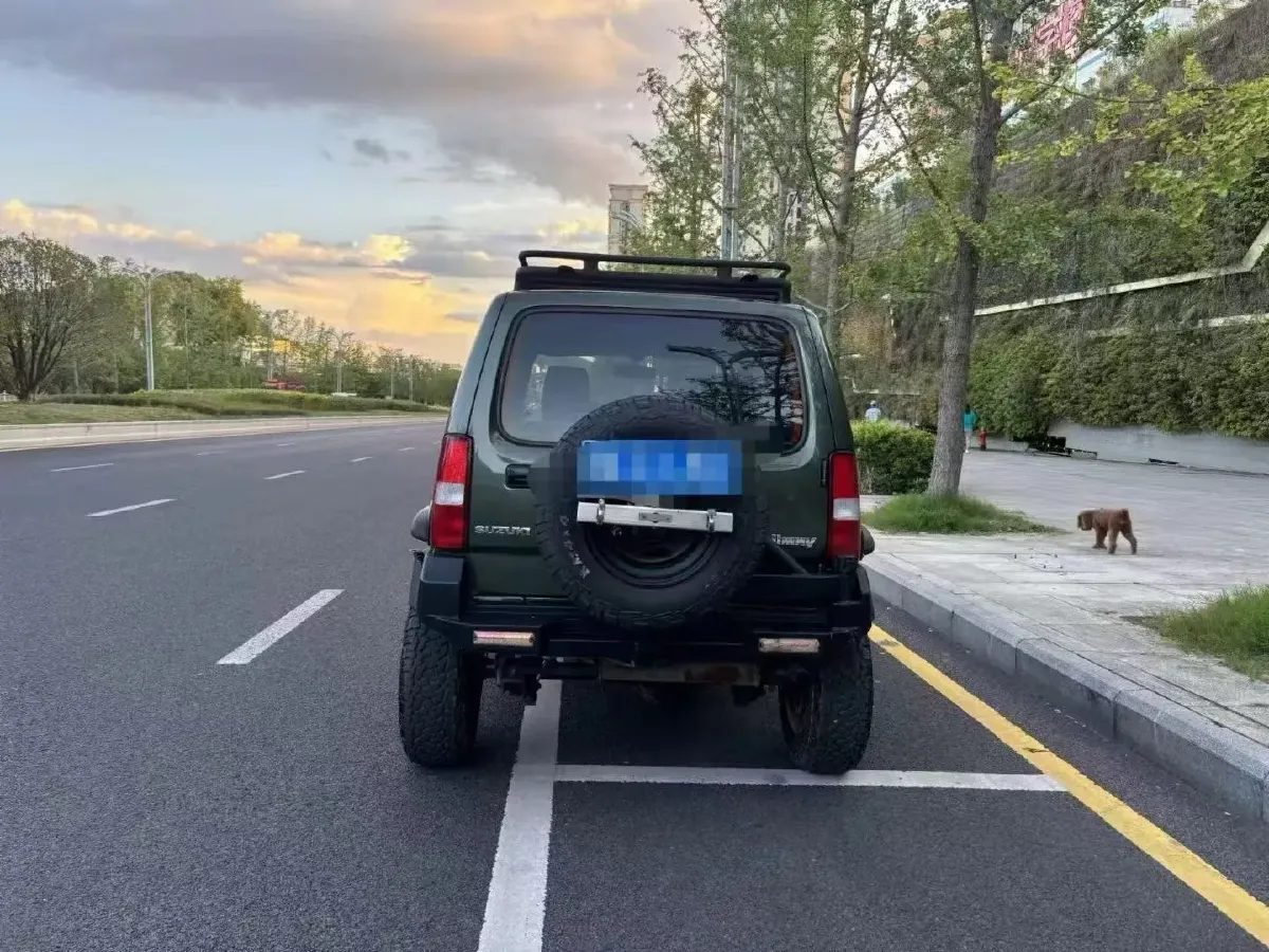 2015 Suzuki Jimny 1.3L 85HP L4 4AT,autocango,china used car exporter,china ev exporter,chinese used car exporter,chinese used ev exporter