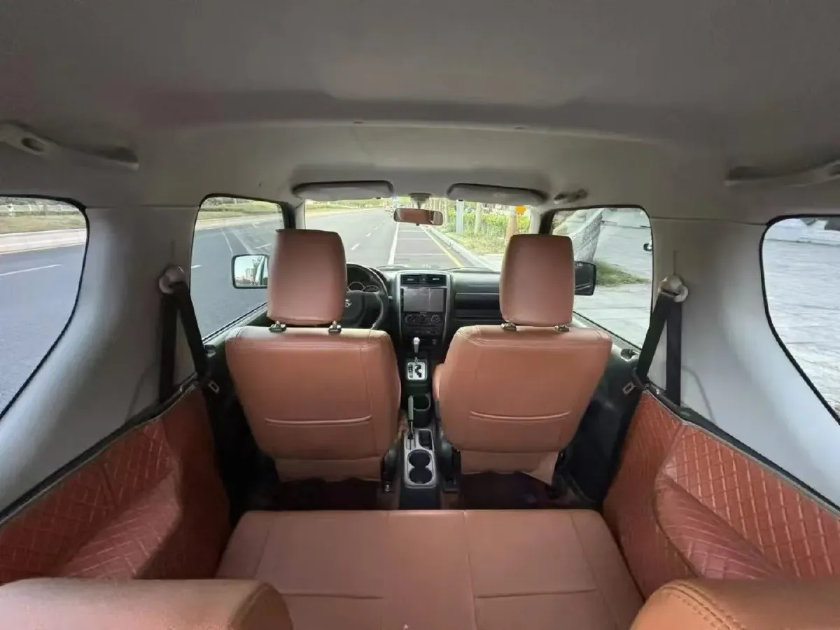 2015 Suzuki Jimny 1.3L 85HP L4 4AT,autocango,china used car exporter,china ev exporter,chinese used car exporter,chinese used ev exporter