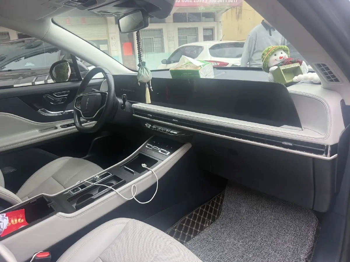 2023 Lincoln Corsair 2.0T 261HP L4 8AT,autocango,china used car exporter,china ev exporter,chinese used car exporter,chinese used ev exporter