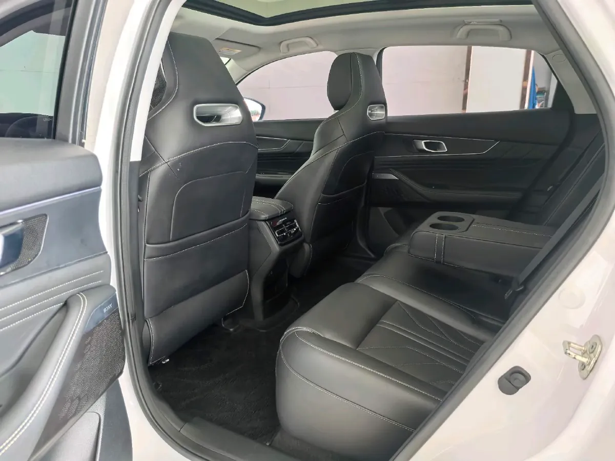 2023 ChangAn UNI-K 2.0T 233HP L4 8AT,autocango,china used car exporter,china ev exporter,chinese used car exporter,chinese used ev exporter