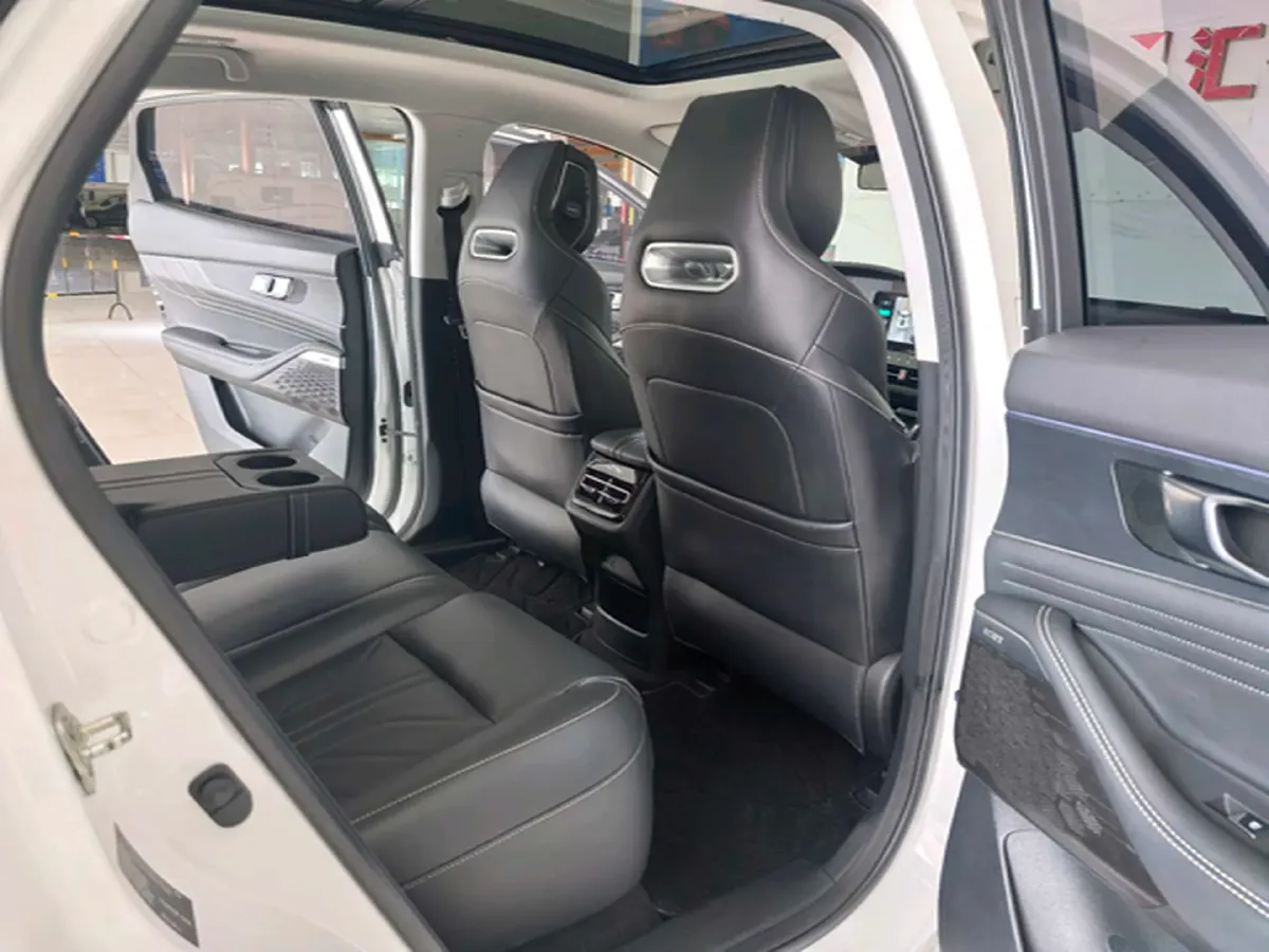 2023 ChangAn UNI-K 2.0T 233HP L4 8AT,autocango,china used car exporter,china ev exporter,chinese used car exporter,chinese used ev exporter