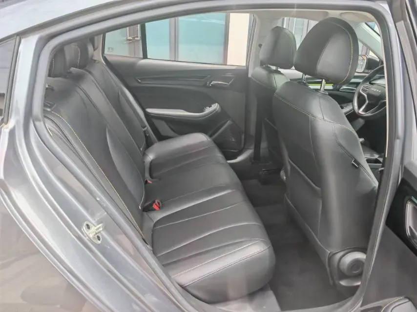 2021 Roewe i5 1.5L 120HP L4 5MT,autocango,china used car exporter,china ev exporter,chinese used car exporter,chinese used ev exporter