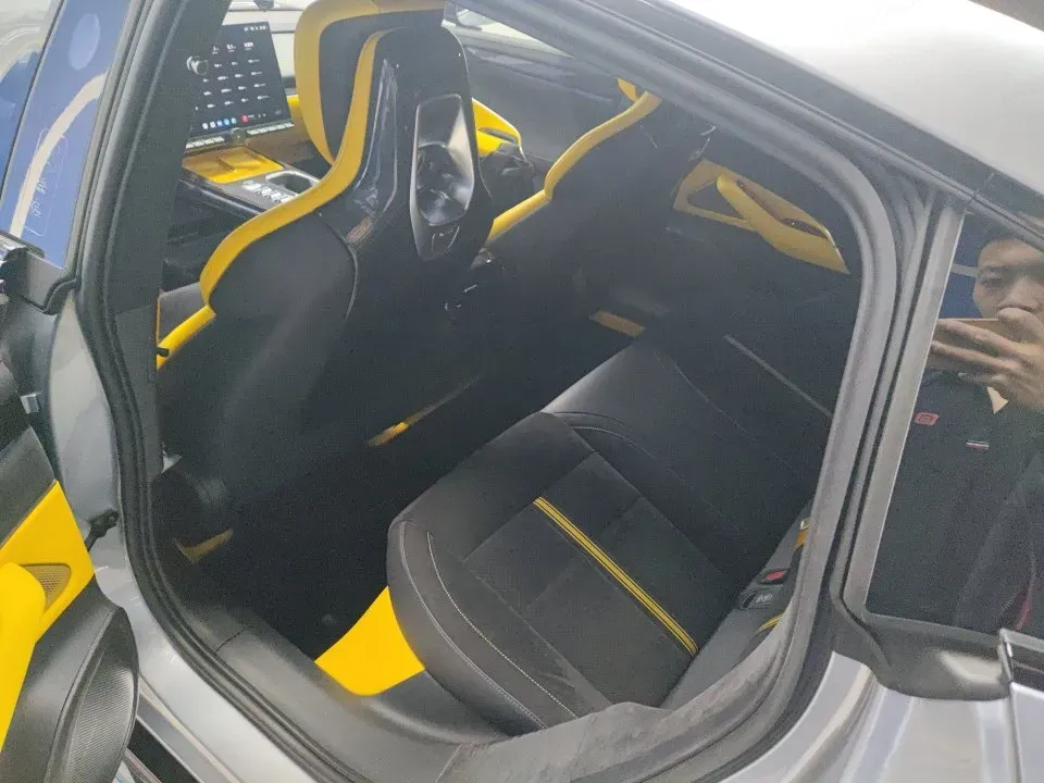 2025 MI SU7 Ultra BEV 93.7KWH,autocango,china used car exporter,china ev exporter,chinese used car exporter,chinese used ev exporter