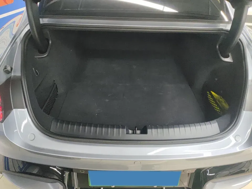 2025 MI SU7 Ultra BEV 93.7KWH,autocango,china used car exporter,china ev exporter,chinese used car exporter,chinese used ev exporter