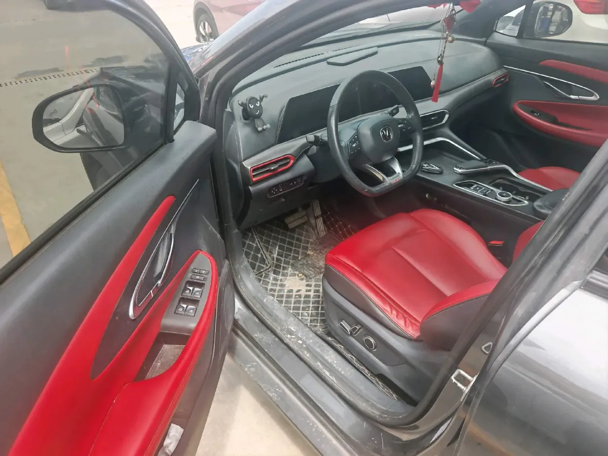 2020 ChangAn UNI-T 1.5T 180HP L4 7DCT,autocango,china used car exporter,china ev exporter,chinese used car exporter,chinese used ev exporter