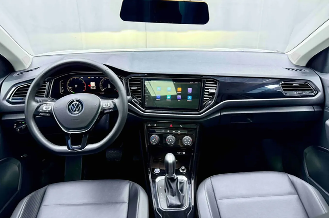 2022 Volkswagen T-Roc 1.4T 150HP L4 7DCT,autocango,china used car exporter,china ev exporter,chinese used car exporter,chinese used ev exporter