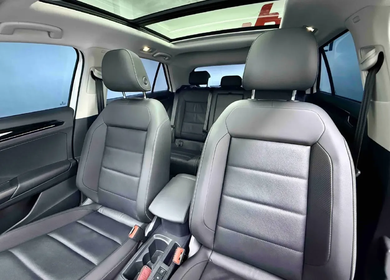 2022 Volkswagen T-Roc 1.4T 150HP L4 7DCT,autocango,china used car exporter,china ev exporter,chinese used car exporter,chinese used ev exporter