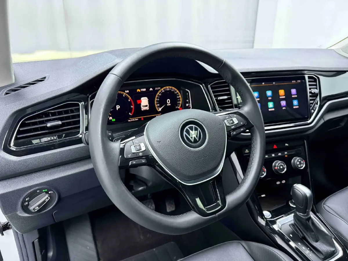 2022 Volkswagen T-Roc 1.4T 150HP L4 7DCT,autocango,china used car exporter,china ev exporter,chinese used car exporter,chinese used ev exporter