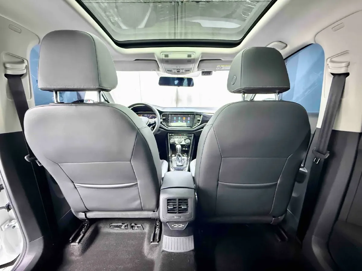 2022 Volkswagen T-Roc 1.4T 150HP L4 7DCT,autocango,china used car exporter,china ev exporter,chinese used car exporter,chinese used ev exporter