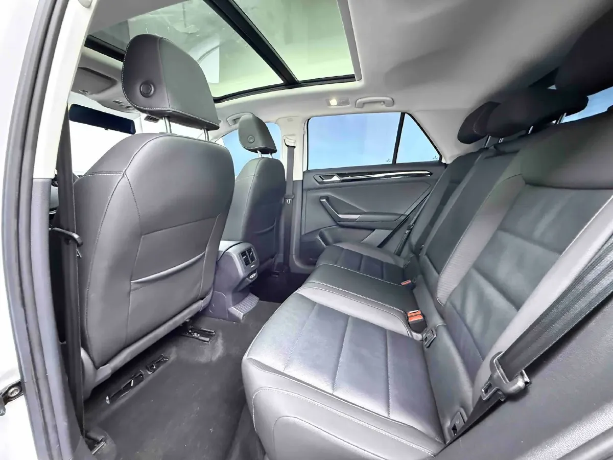 2022 Volkswagen T-Roc 1.4T 150HP L4 7DCT,autocango,china used car exporter,china ev exporter,chinese used car exporter,chinese used ev exporter