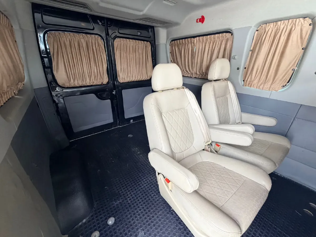 2023 MAXUS XinTu V80 2.0T 139HP L4 6MT,autocango,china used car exporter,china ev exporter,chinese used car exporter,chinese used ev exporter