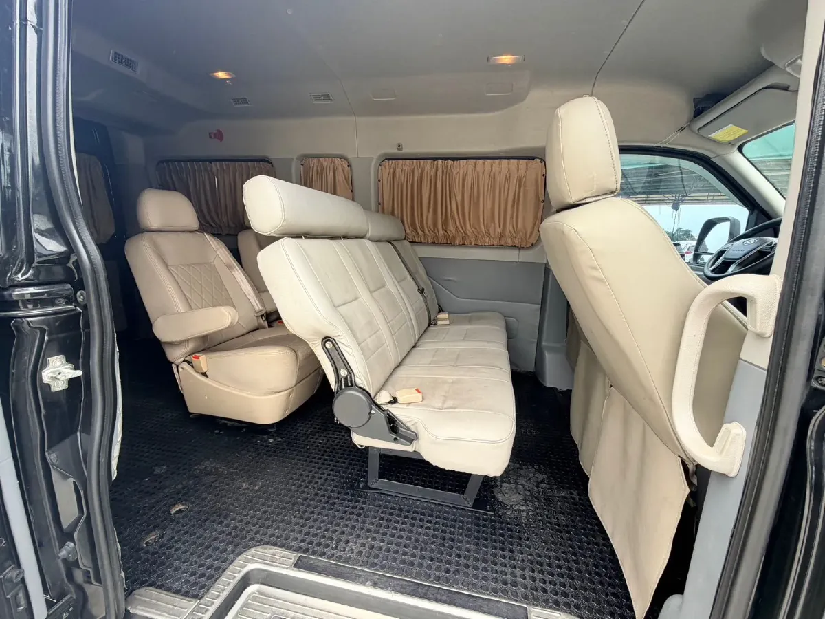 2023 MAXUS XinTu V80 2.0T 139HP L4 6MT,autocango,china used car exporter,china ev exporter,chinese used car exporter,chinese used ev exporter