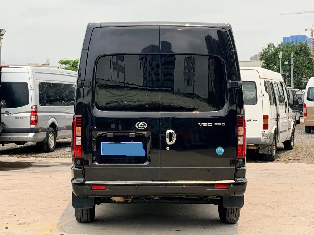 2023 MAXUS XinTu V80 2.0T 139HP L4 6MT,autocango,china used car exporter,china ev exporter,chinese used car exporter,chinese used ev exporter