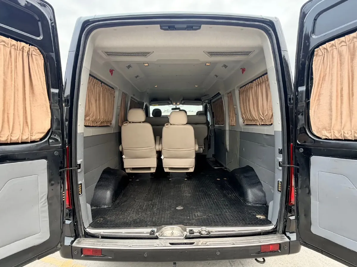 2023 MAXUS XinTu V80 2.0T 139HP L4 6MT,autocango,china used car exporter,china ev exporter,chinese used car exporter,chinese used ev exporter