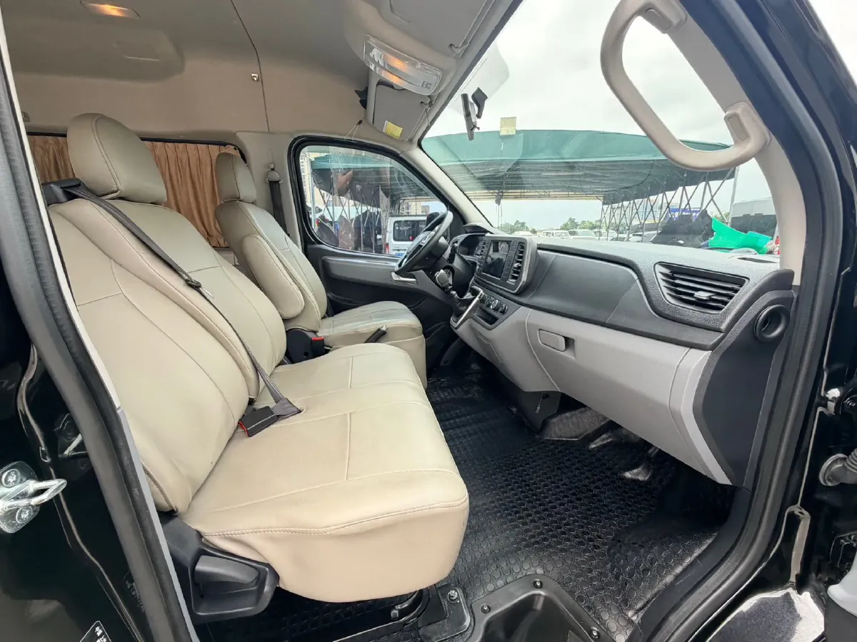 2023 MAXUS XinTu V80 2.0T 139HP L4 6MT,autocango,china used car exporter,china ev exporter,chinese used car exporter,chinese used ev exporter