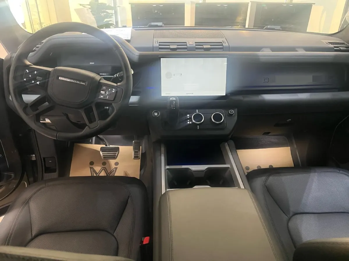 2025 Land Rover Defender 3.0T 400HP L6 8AT,autocango,china used car exporter,china ev exporter,chinese used car exporter,chinese used ev exporter