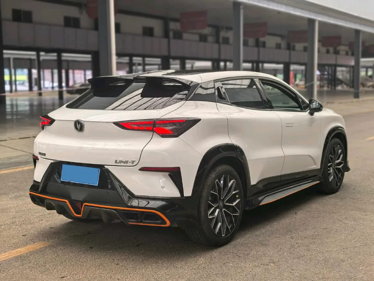 2022 ChangAn UNI-T 1.5T 188HP L4 7DCT,autocango,china used car exporter,china ev exporter,chinese used car exporter,chinese used ev exporter