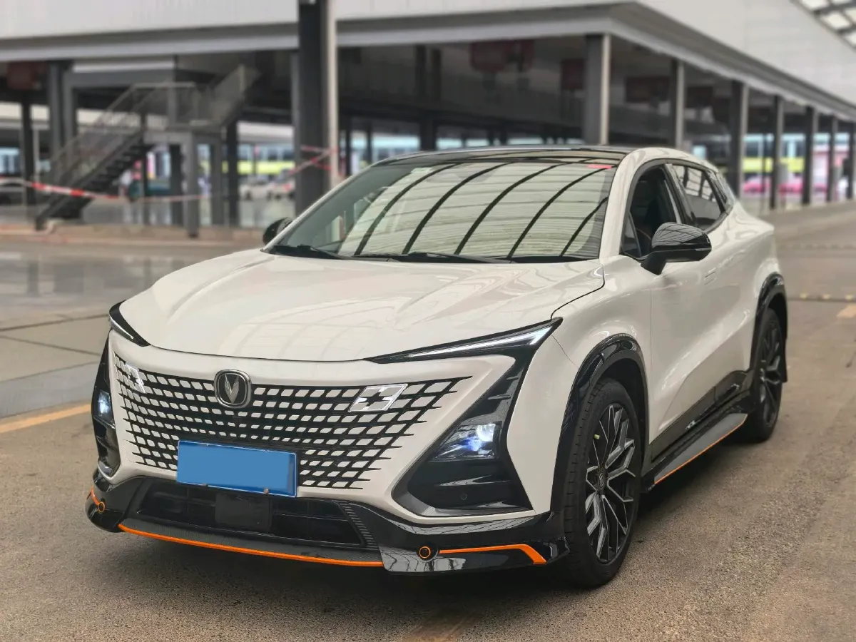 2022 ChangAn UNI-T 1.5T 188HP L4 7DCT,autocango,china used car exporter,china ev exporter,chinese used car exporter,chinese used ev exporter