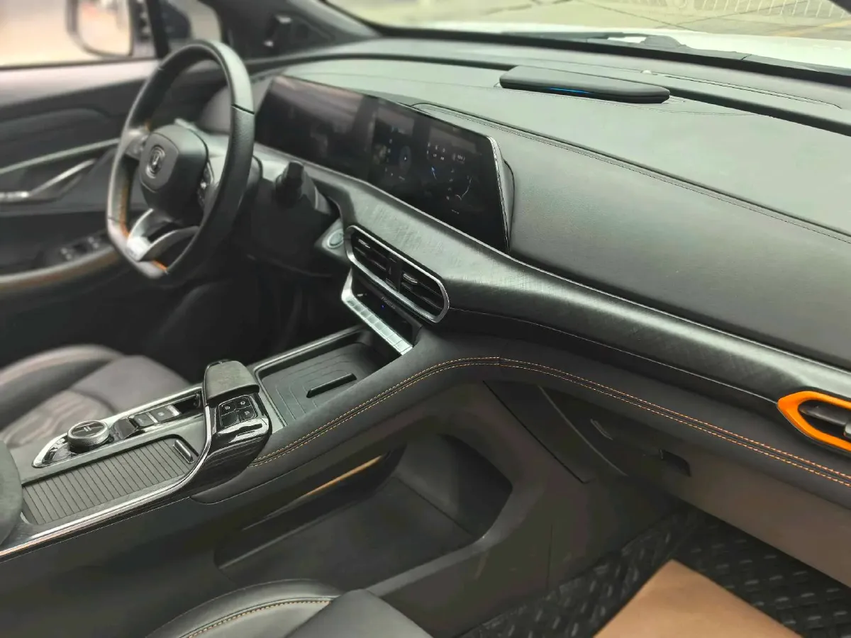 2022 ChangAn UNI-T 1.5T 188HP L4 7DCT,autocango,china used car exporter,china ev exporter,chinese used car exporter,chinese used ev exporter