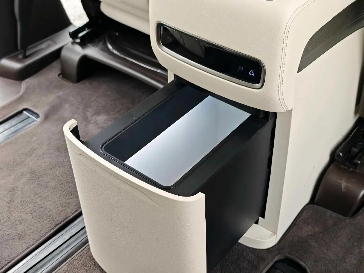 2024 Denza D9 1.5T 139HP L4 E-CVT PHEV 40KWH,autocango,china used car exporter,china ev exporter,chinese used car exporter,chinese used ev exporter