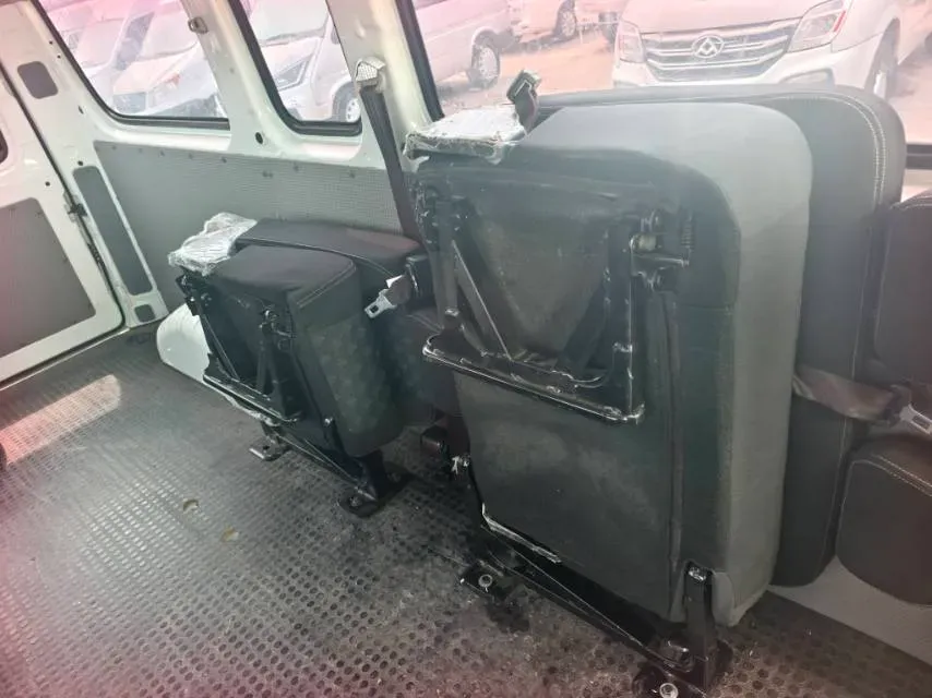 2023 MAXUS XinTu V80 2.0T 127HP L4 6MT,autocango,china used car exporter,china ev exporter,chinese used car exporter,chinese used ev exporter