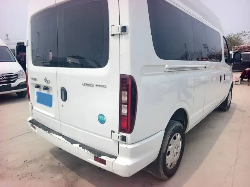 2023 MAXUS XinTu V80 2.0T 127HP L4 6MT,autocango,china used car exporter,china ev exporter,chinese used car exporter,chinese used ev exporter