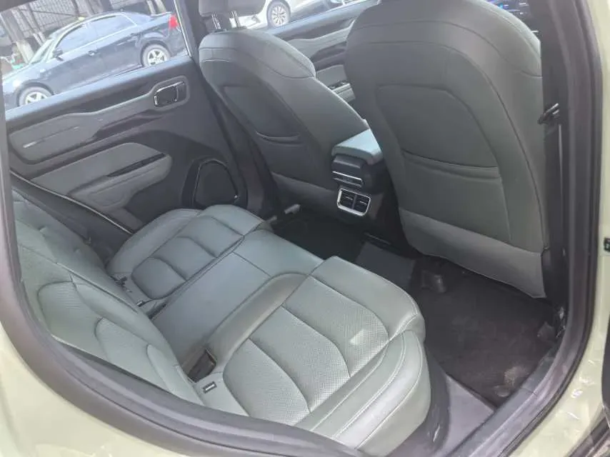 2025 Geely Cowboy 1.5T 181HP L4 7DCT,autocango,china used car exporter,china ev exporter,chinese used car exporter,chinese used ev exporter