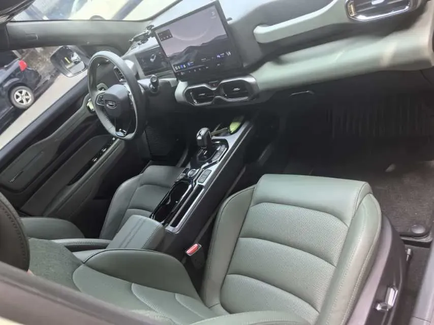 2025 Geely Cowboy 1.5T 181HP L4 7DCT,autocango,china used car exporter,china ev exporter,chinese used car exporter,chinese used ev exporter