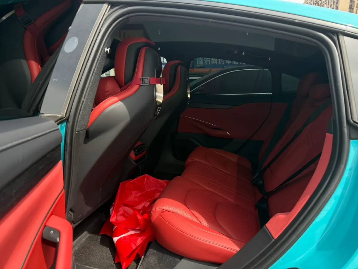 2024 MI SU7 BEV 73.6KWH,autocango,china used car exporter,china ev exporter,chinese used car exporter,chinese used ev exporter