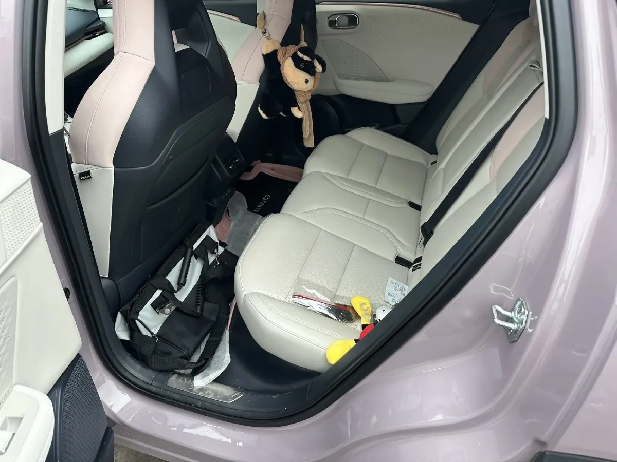 2025 LYNK&CO 06 1.5T 181HP L4 7DCT,autocango,china used car exporter,china ev exporter,chinese used car exporter,chinese used ev exporter