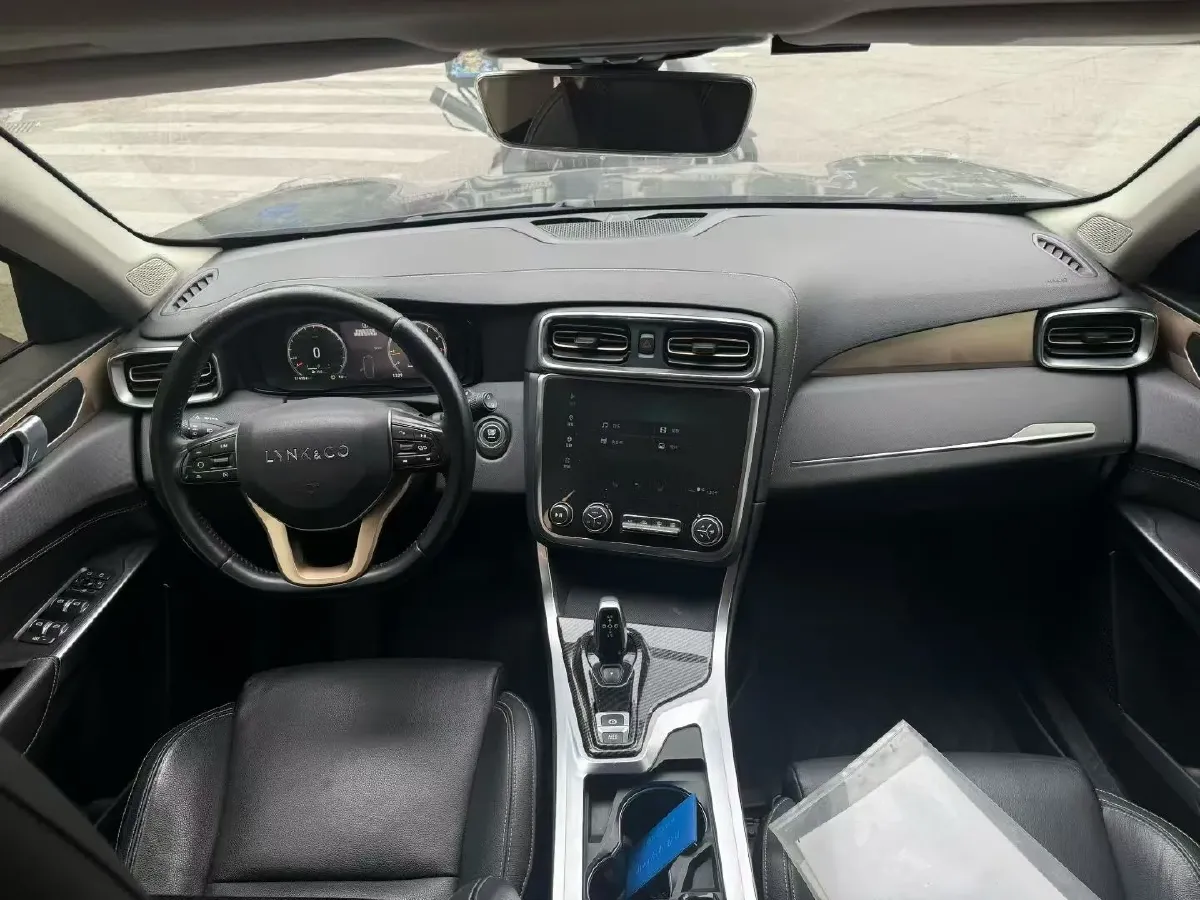 2019 LYNK&CO 01 2.0T 190HP L4 6AT,autocango,china used car exporter,china ev exporter,chinese used car exporter,chinese used ev exporter