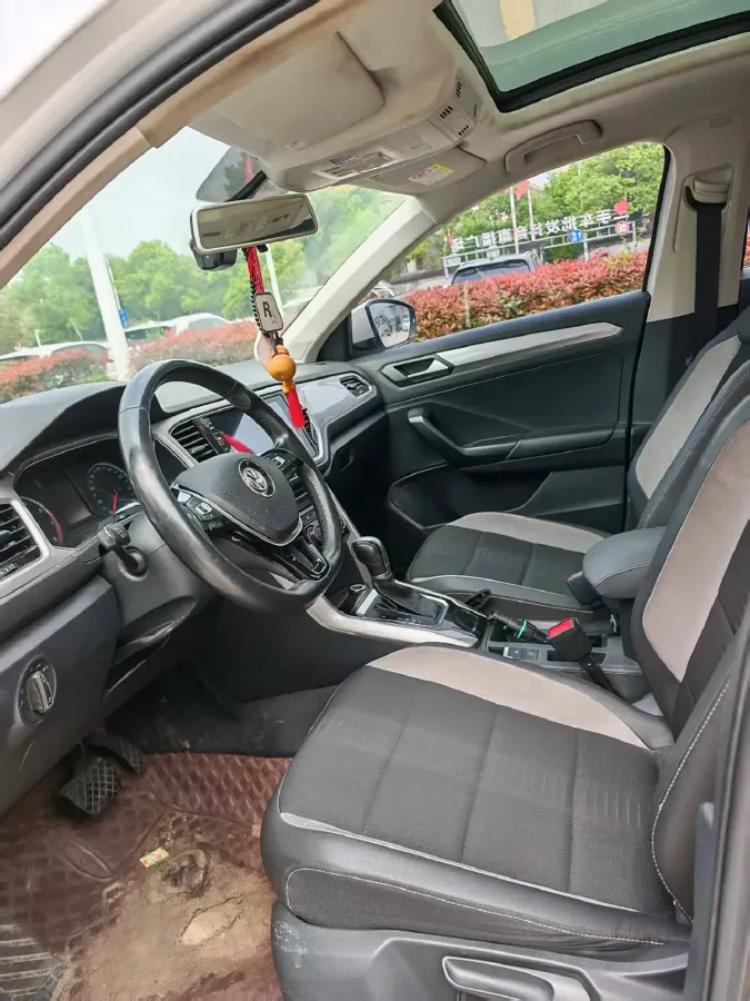 2022 Volkswagen T-Roc 1.4T 150HP L4 7DCT,autocango,china used car exporter,china ev exporter,chinese used car exporter,chinese used ev exporter