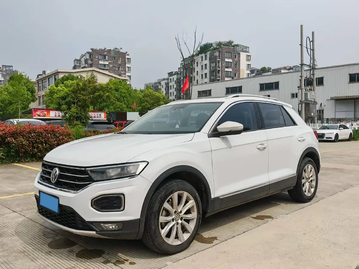 2022 Volkswagen T-Roc 1.4T 150HP L4 7DCT,autocango,china used car exporter,china ev exporter,chinese used car exporter,chinese used ev exporter