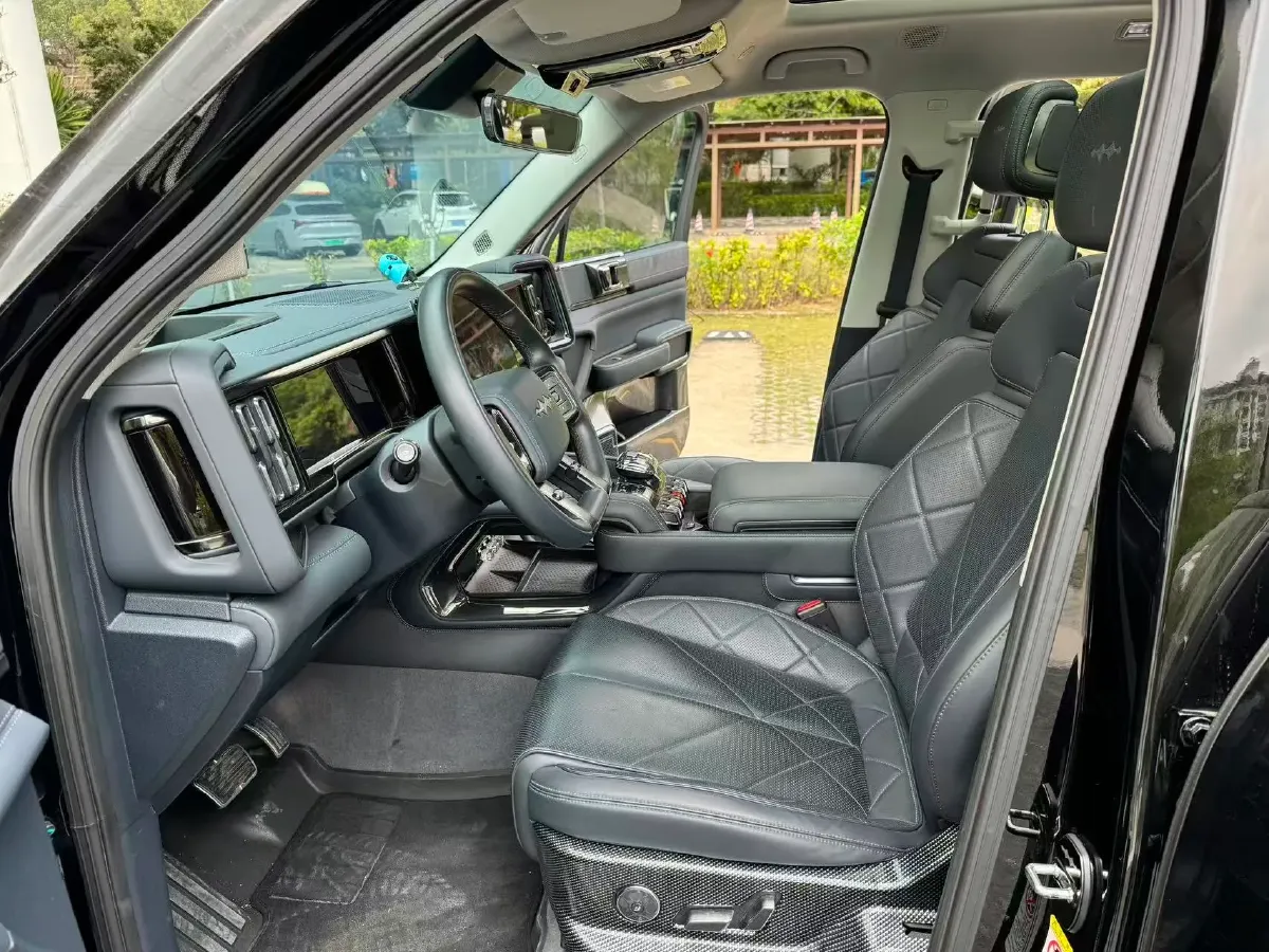 2023 FangChengBao Bao 5 1.5T 194HP L4 E-CVT PHEV 31.8KWH,autocango,china used car exporter,china ev exporter,chinese used car exporter,chinese used ev exporter