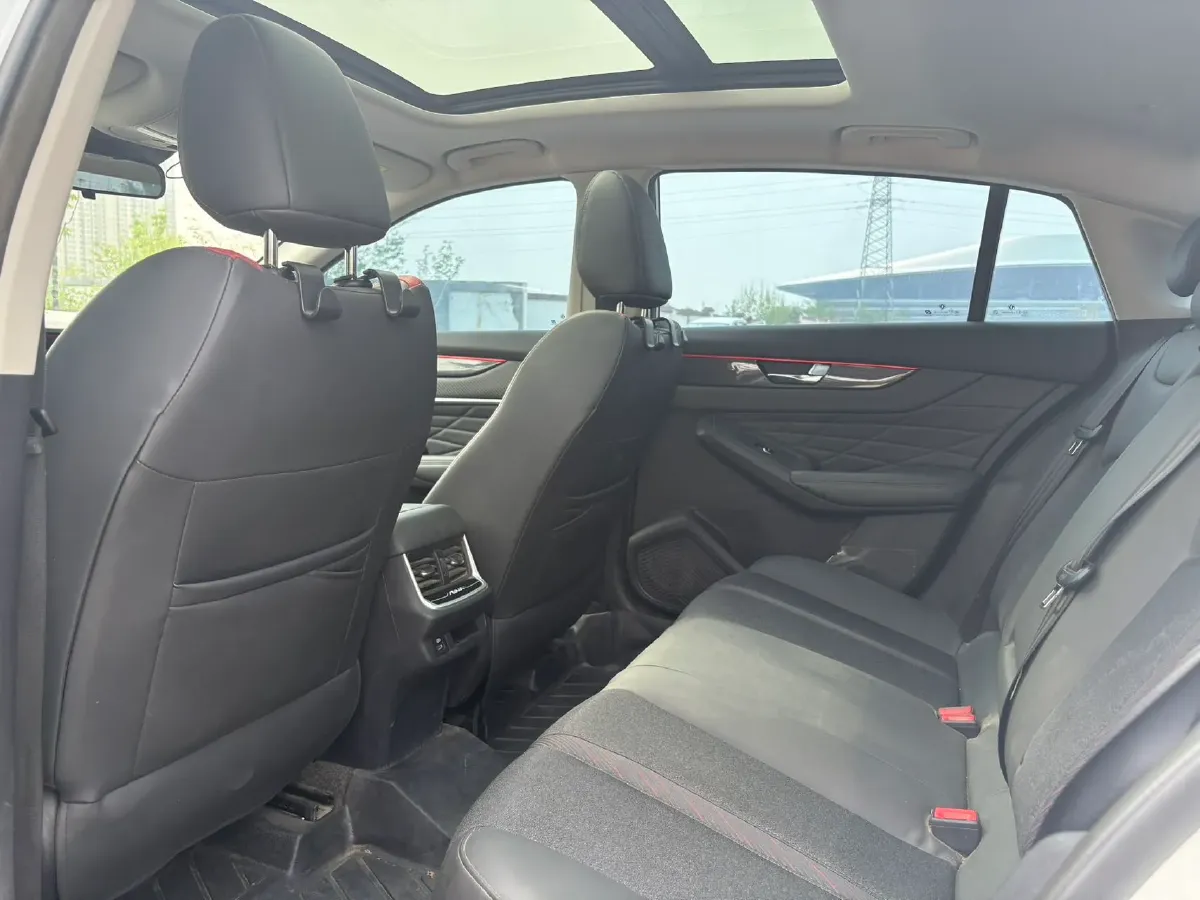 2021 DongFeng Aeolus YiXuan MAX 1.5T 190HP L4 7DCT,autocango,china used car exporter,china ev exporter,chinese used car exporter,chinese used ev exporter