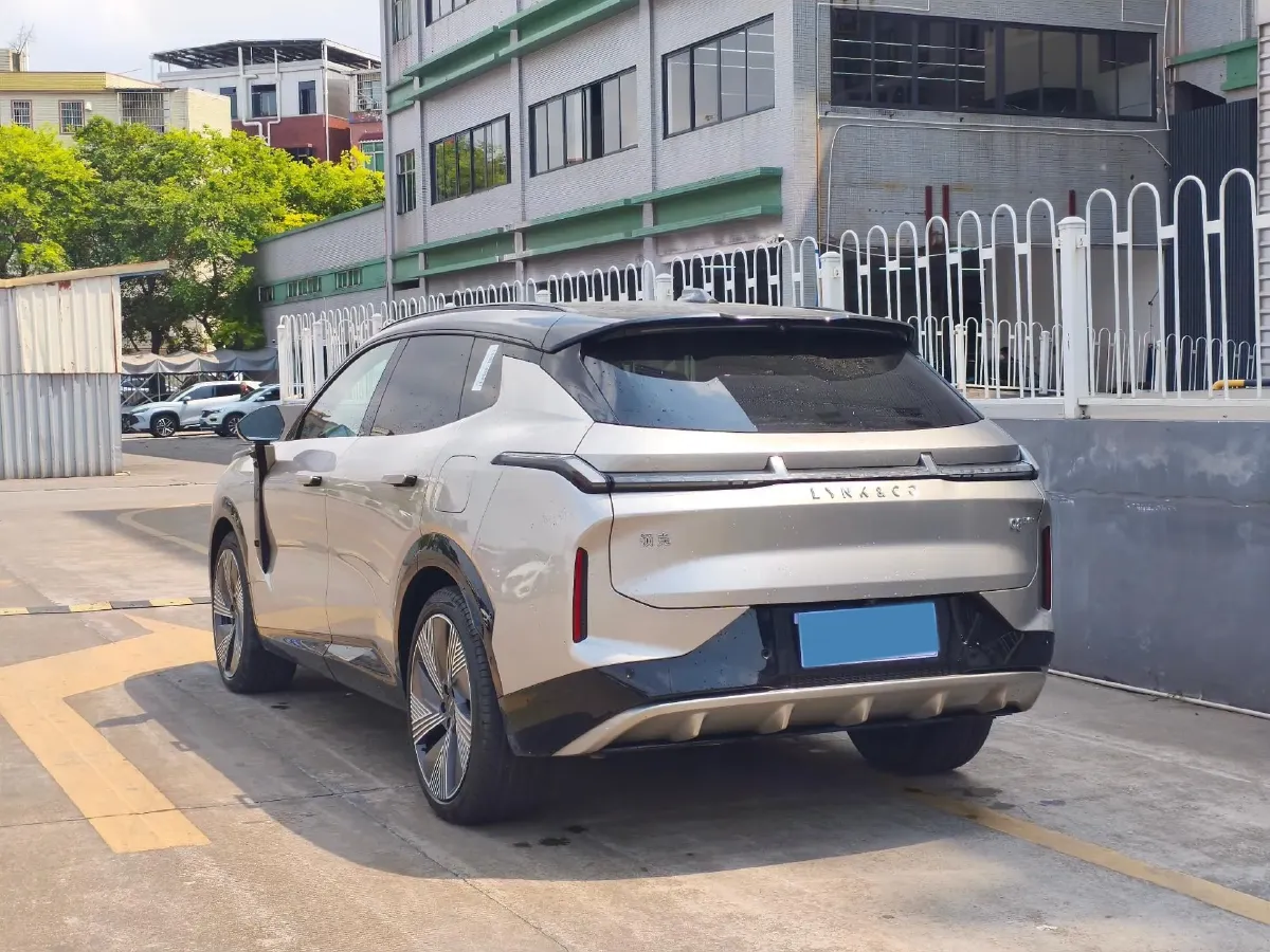 2023 LYNK&CO 08 EM-P 1.5T 163HP L4 3DHT PHEV 39.6KWH,autocango,china used car exporter,china ev exporter,chinese used car exporter,chinese used ev exporter