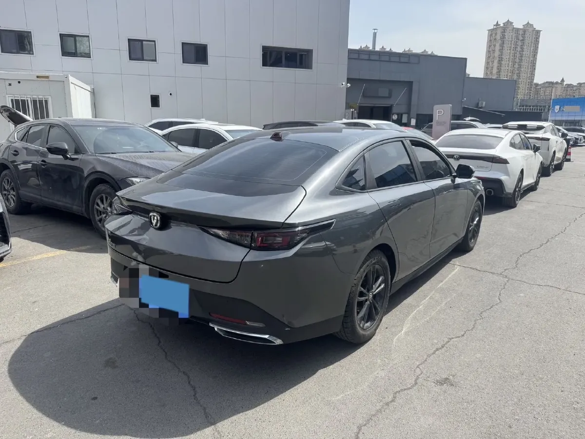 2023 ChangAn Lamore 1.5T 170HP L4 7DCT,autocango,china used car exporter,china ev exporter,chinese used car exporter,chinese used ev exporter