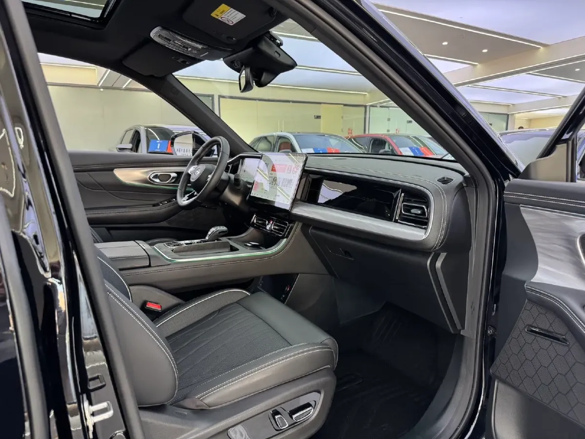 2025 GAC Trumpchi GS8 2.0T 252HP L4 8AT,autocango,china used car exporter,china ev exporter,chinese used car exporter,chinese used ev exporter