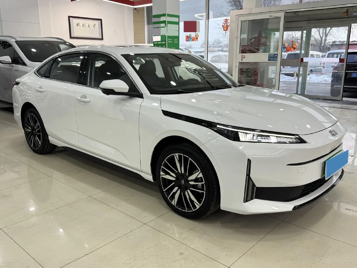 2025 ChangAn QiYuan A05 1.5L 98HP L4 E-CVT PHEV 18.4KWH,autocango,china used car exporter,china ev exporter,chinese used car exporter,chinese used ev exporter