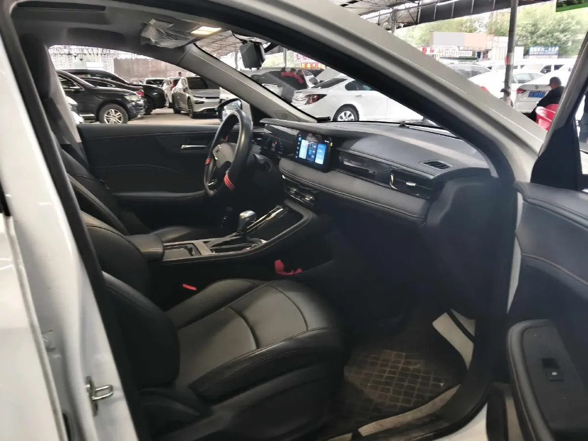 2023 Roewe i5 1.5L 129HP L4 CVT,autocango,china used car exporter,china ev exporter,chinese used car exporter,chinese used ev exporter