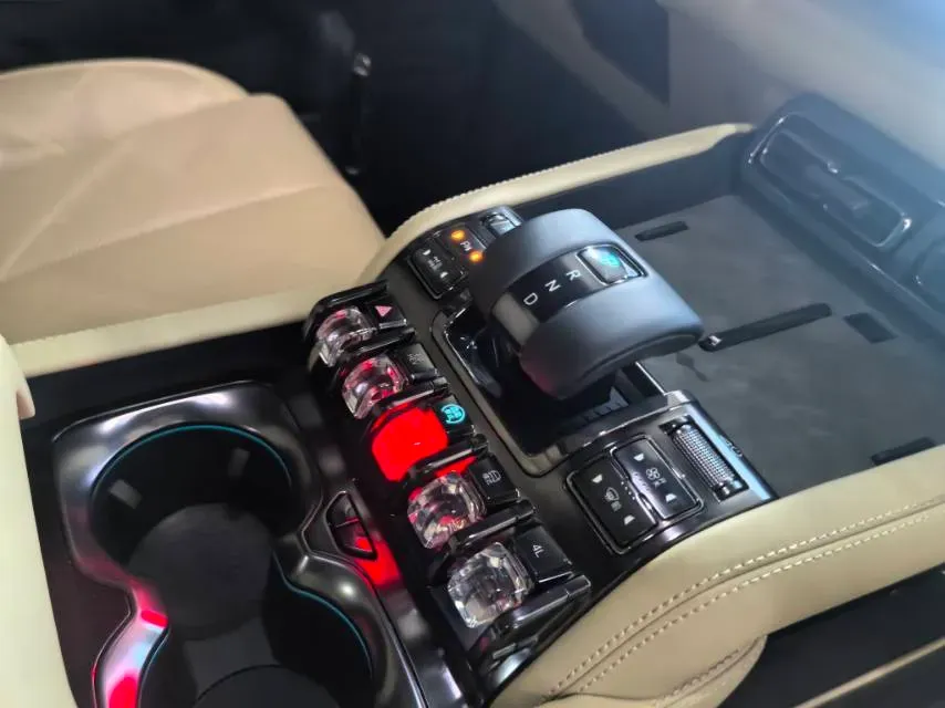 2023 FangChengBao Bao 5 1.5T 194HP L4 E-CVT PHEV 31.8KWH,autocango,china used car exporter,china ev exporter,chinese used car exporter,chinese used ev exporter