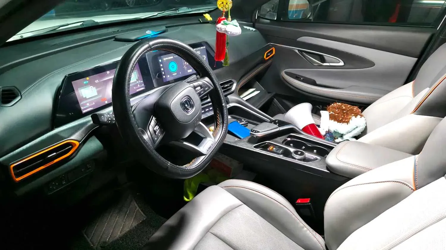 2022 ChangAn UNI-T 1.5T 188HP L4 7DCT,autocango,china used car exporter,china ev exporter,chinese used car exporter,chinese used ev exporter