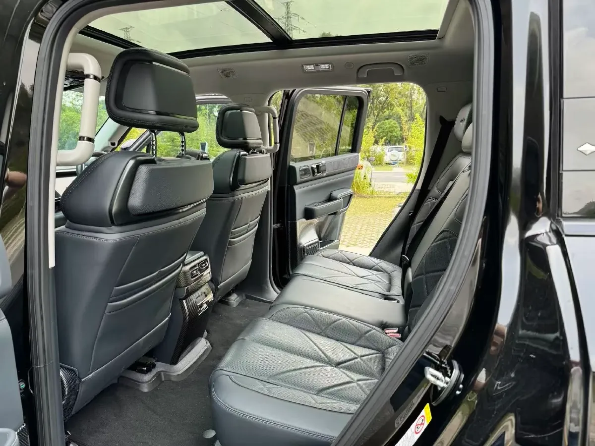 2023 FangChengBao Bao 5 1.5T 194HP L4 E-CVT PHEV 31.8KWH,autocango,china used car exporter,china ev exporter,chinese used car exporter,chinese used ev exporter