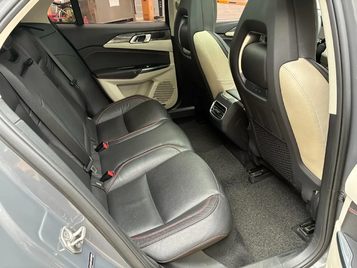 2018 Toyota C-HR 2.0L 171HP L4 CVT,autocango,china used car exporter,china ev exporter,chinese used car exporter,chinese used ev exporter