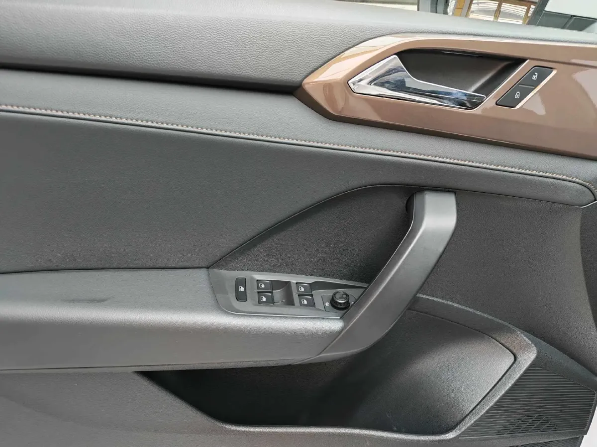 2021 Volkswagen Tharu 1.4T 150HP L4 7DCT,autocango,china used car exporter,china ev exporter,chinese used car exporter,chinese used ev exporter