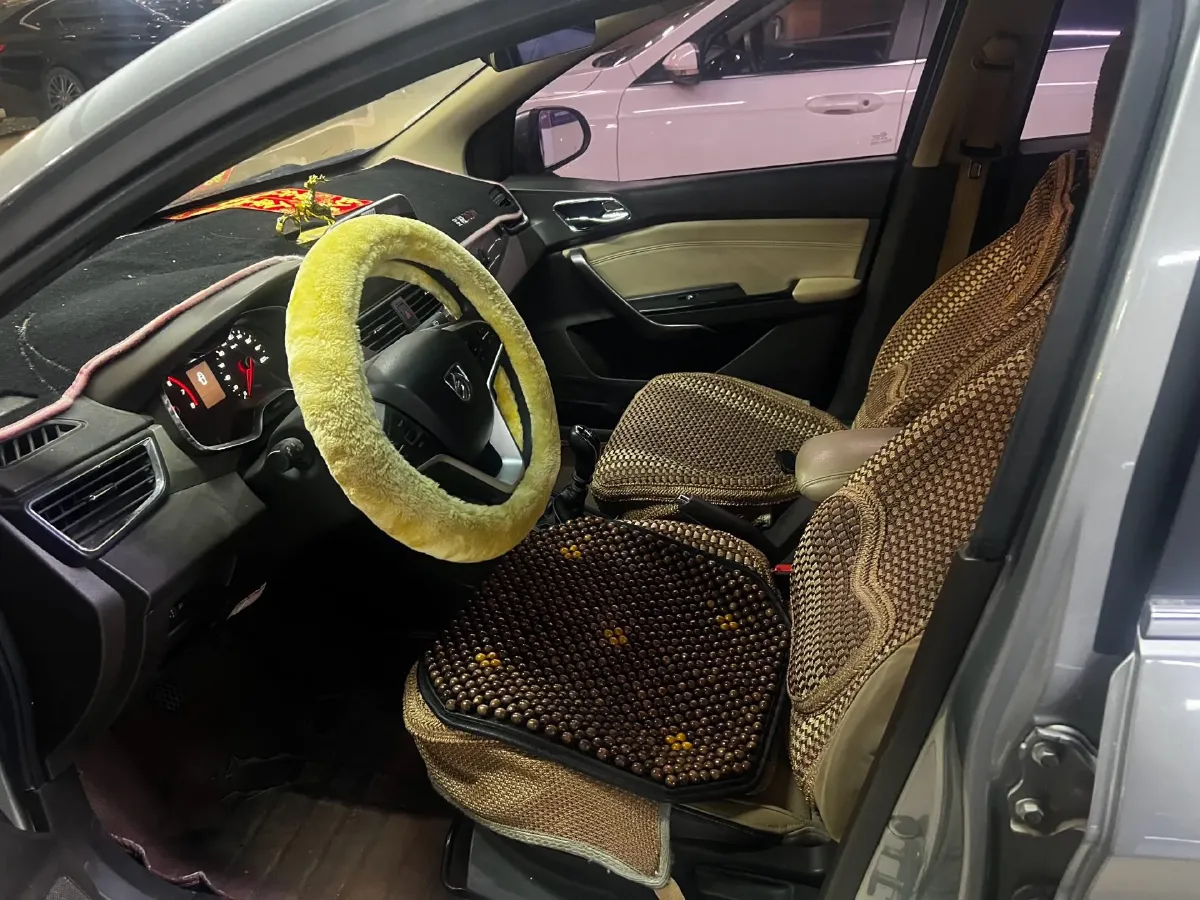 2017 BaoJun 310W 1.5L 112HP L4 6MT,autocango,china used car exporter,china ev exporter,chinese used car exporter,chinese used ev exporter