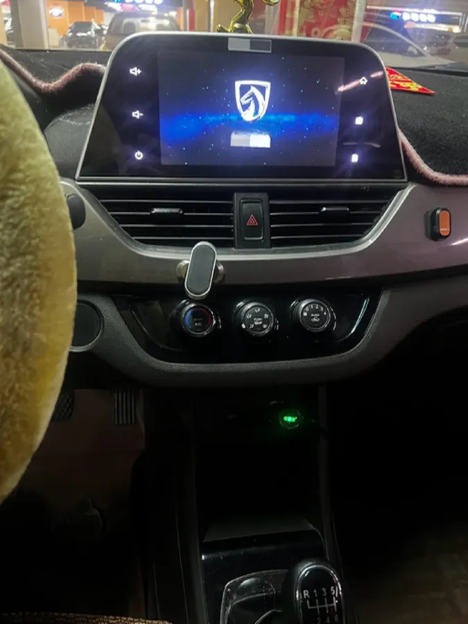 2017 BaoJun 310W 1.5L 112HP L4 6MT,autocango,china used car exporter,china ev exporter,chinese used car exporter,chinese used ev exporter