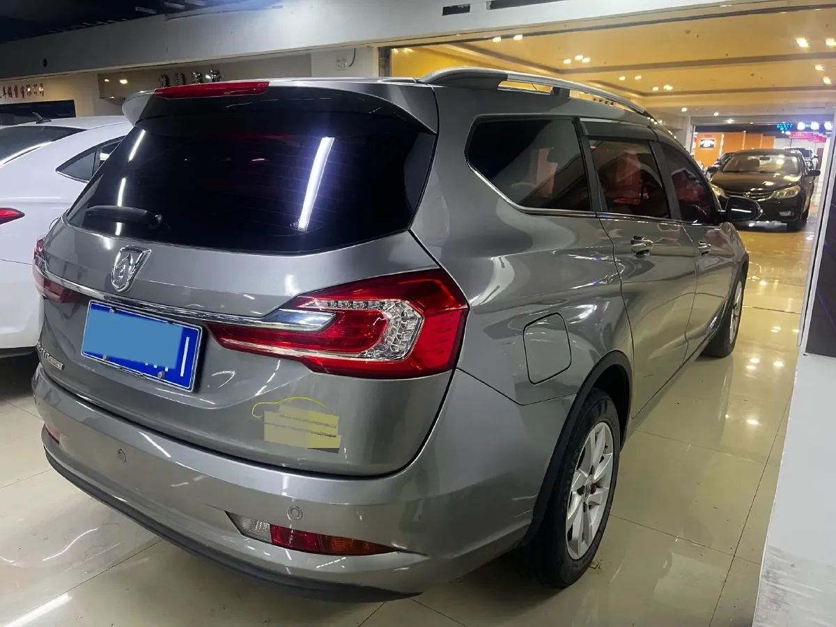 2017 BaoJun 310W 1.5L 112HP L4 6MT,autocango,china used car exporter,china ev exporter,chinese used car exporter,chinese used ev exporter