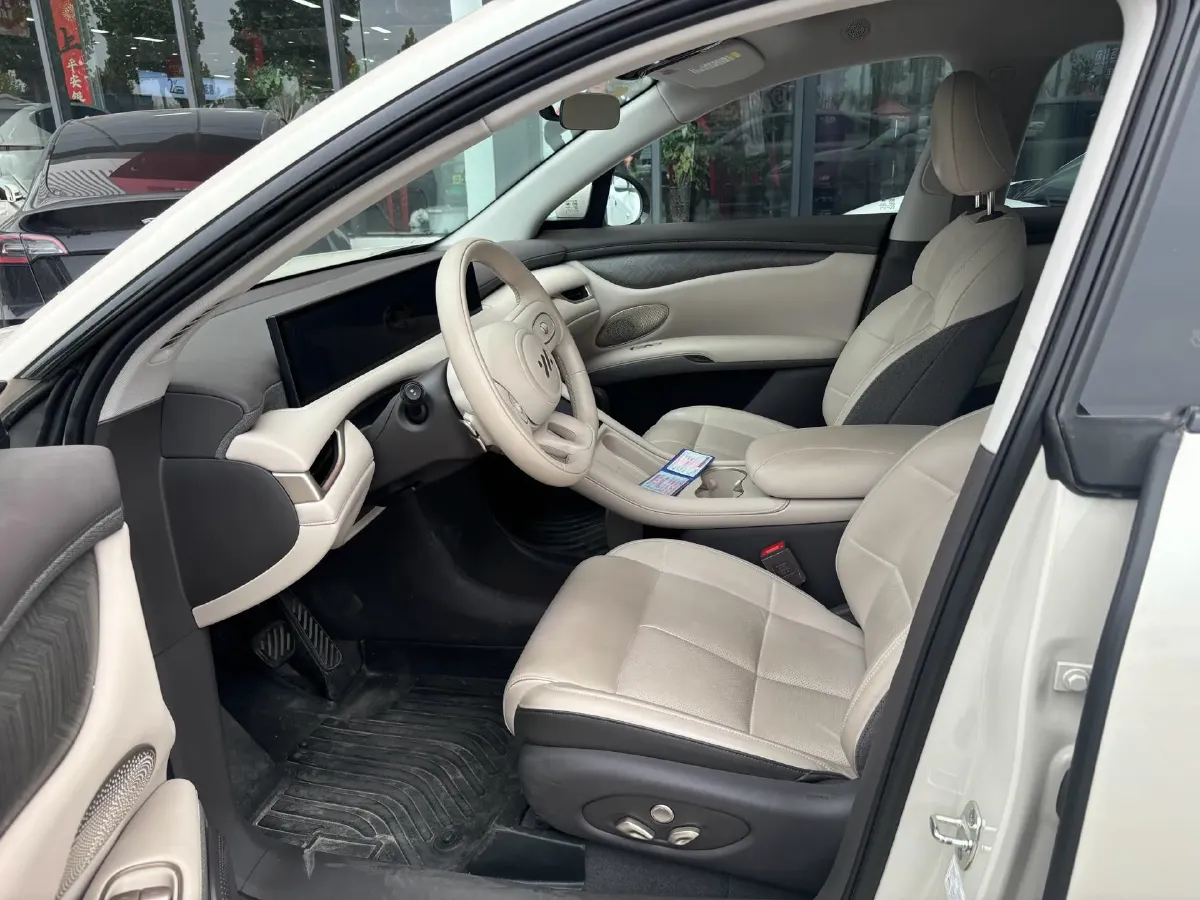 2025 IM LS6 BEV 75KWH,autocango,china used car exporter,china ev exporter,chinese used car exporter,chinese used ev exporter